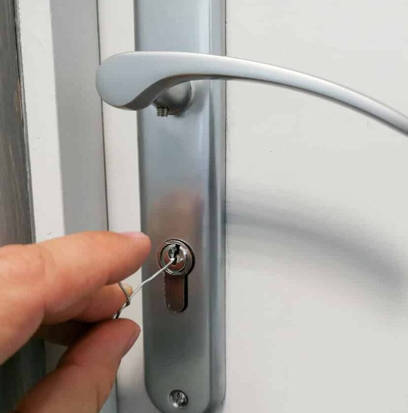Türöffnung mit Draht